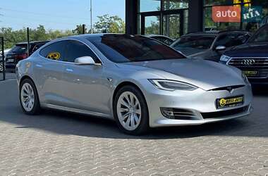 Ліфтбек Tesla Model S 2018 в Чернівцях