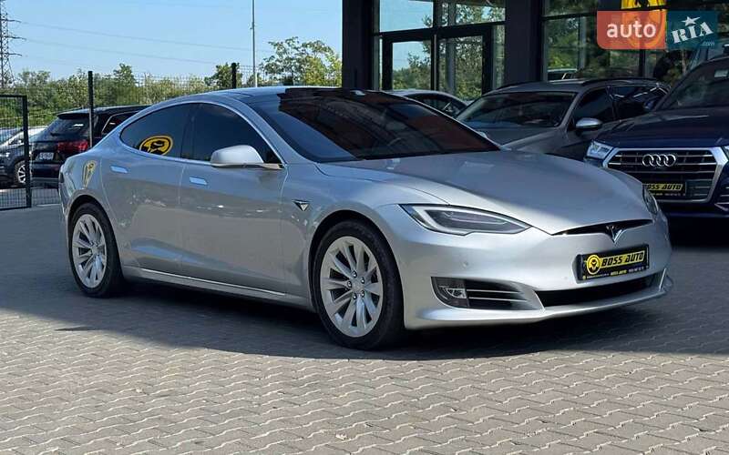 Tesla Model S 2018