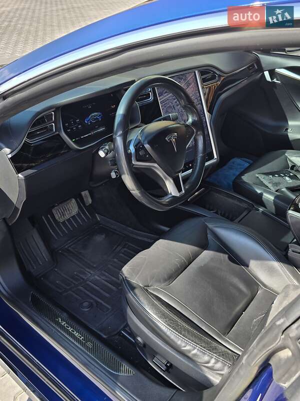 Лифтбек Tesla Model S 2016 в Николаеве