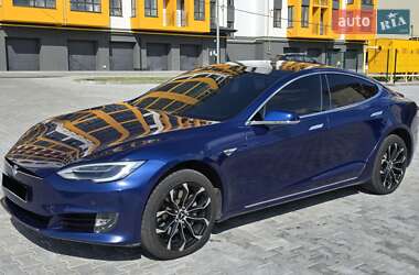Ліфтбек Tesla Model S 2016 в Вінниці