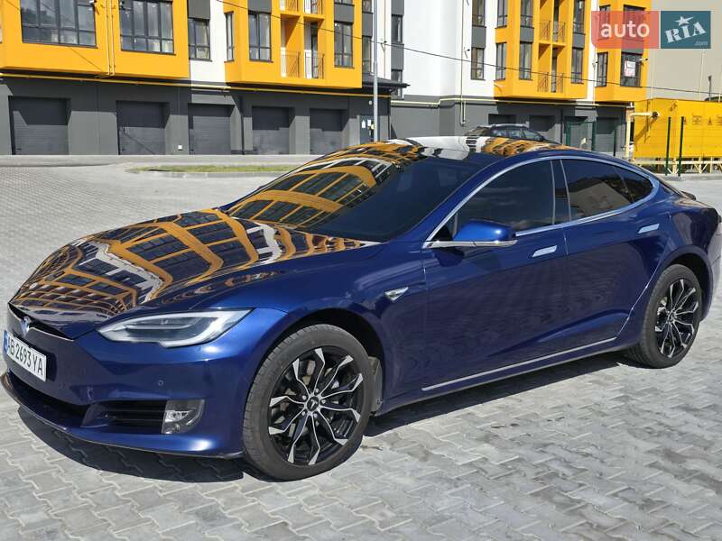 Лифтбек Tesla Model S 2016 в Николаеве