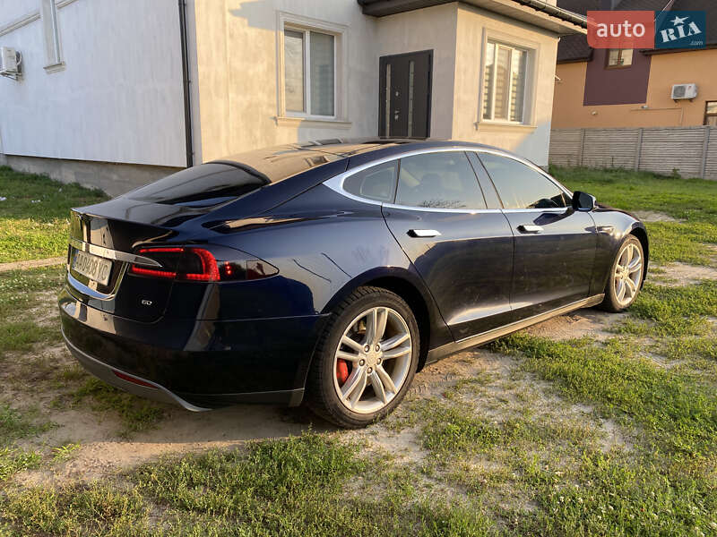 Лифтбек Tesla Model S 2013 в Киеве фото 5 Лифтбек Tesla Model S 2013 в Киеве