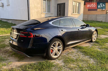 Лифтбек Tesla Model S 2013 в 