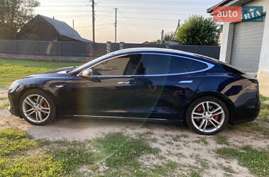 Лифтбек Tesla Model S 2013 в 