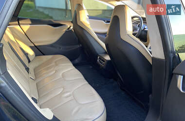 Лифтбек Tesla Model S 2013 в 