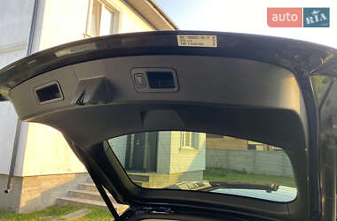 Лифтбек Tesla Model S 2013 в 