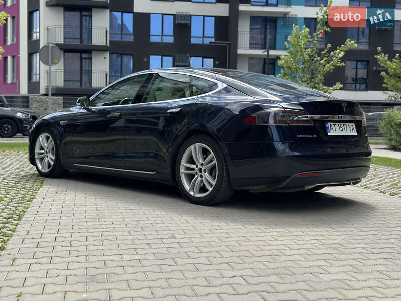 Лифтбек Tesla Model S 2014 в Ивано-Франковске
