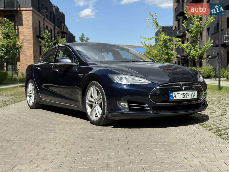 Лифтбек Tesla Model S 2014 в Ивано-Франковске