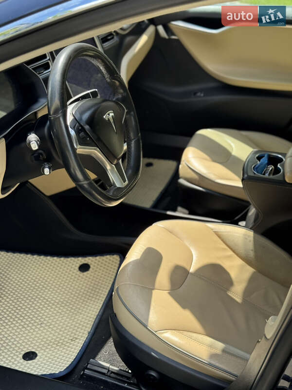 Лифтбек Tesla Model S 2014 в Ивано-Франковске