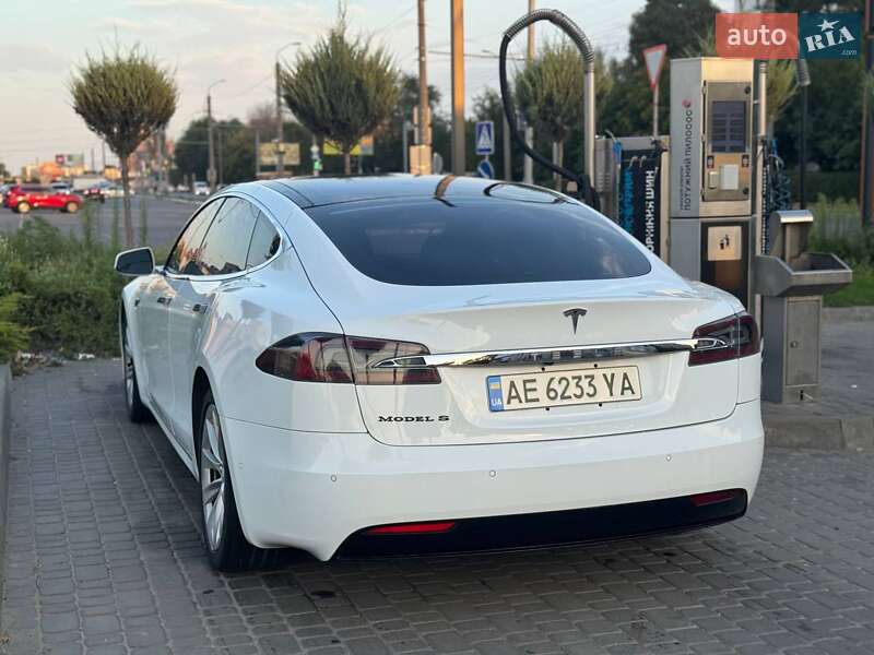 Лифтбек Tesla Model S 2016 в Днепре
