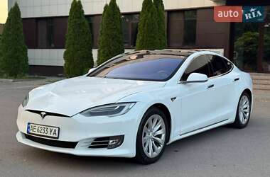 Ліфтбек Tesla Model S 2016 в 
