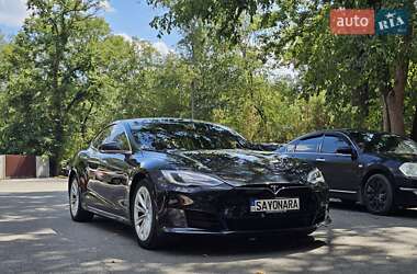 Лифтбек Tesla Model S 2017 в 