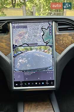 Лифтбек Tesla Model S 2017 в 