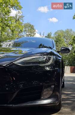 Лифтбек Tesla Model S 2017 в 
