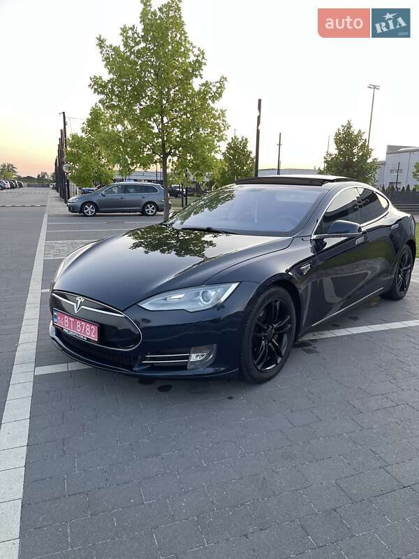 Лифтбек Tesla Model S 2013 в Мукачево