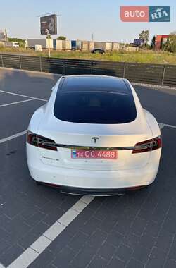 Лифтбек Tesla Model S 2015 в 