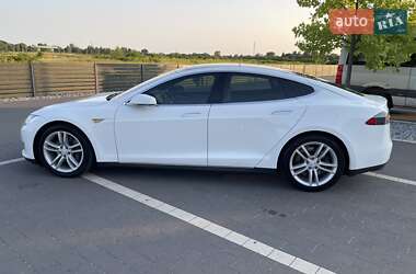Лифтбек Tesla Model S 2015 в 