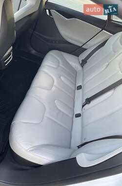 Лифтбек Tesla Model S 2015 в 