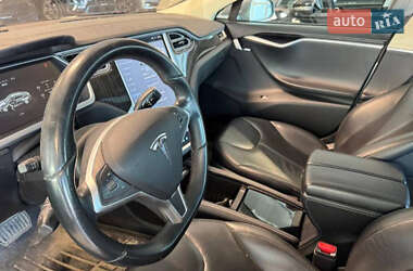 Лифтбек Tesla Model S 2014 в 