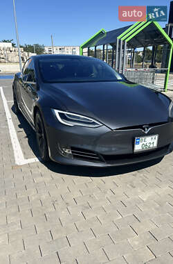 Лифтбек Tesla Model S 2017 в 