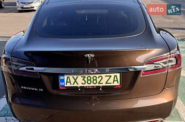 Лифтбек Tesla Model S 2013 в 