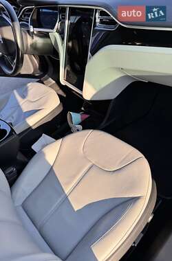 Лифтбек Tesla Model S 2013 в 