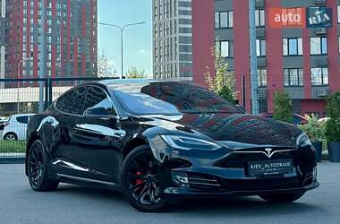 Лифтбек Tesla Model S 2018 в Киеве