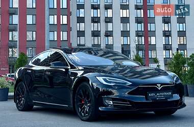 Лифтбек Tesla Model S 2018 в 