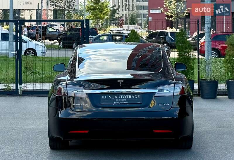 Лифтбек Tesla Model S 2018 в Киеве