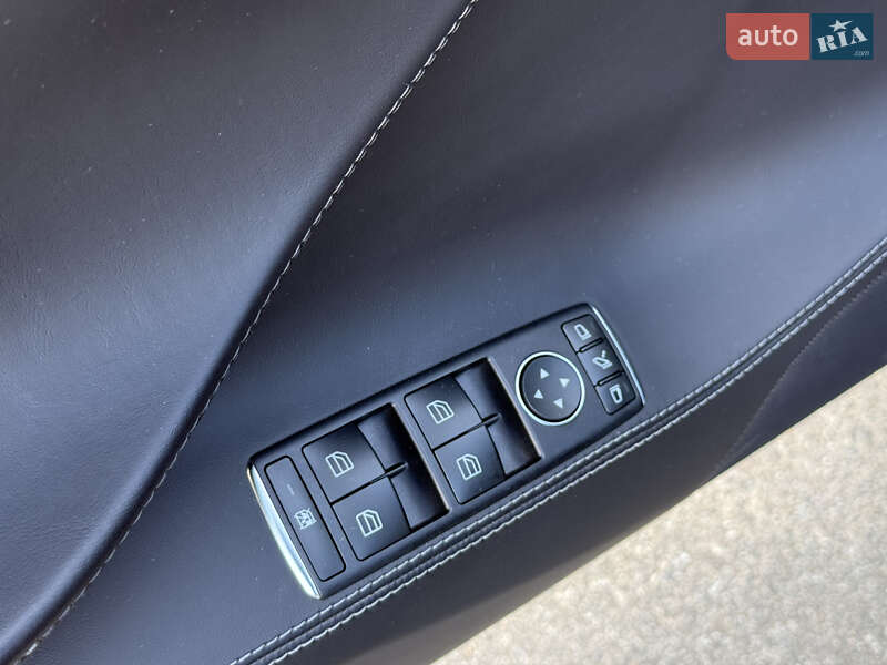 Лифтбек Tesla Model S 2018 в Киеве