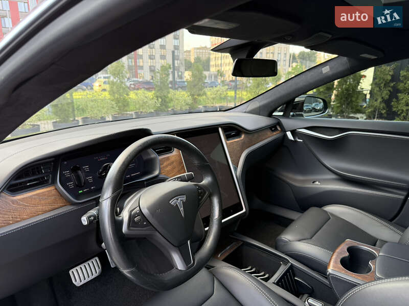 Лифтбек Tesla Model S 2018 в Киеве