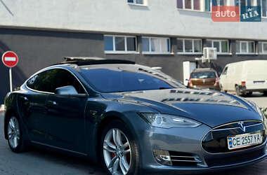 Лифтбек Tesla Model S 2013 в 