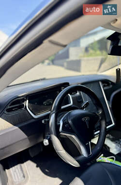 Лифтбек Tesla Model S 2013 в 
