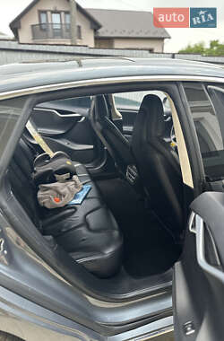 Лифтбек Tesla Model S 2013 в 