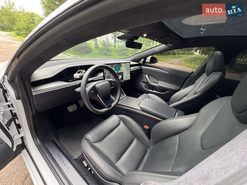 Лифтбек Tesla Model S 2023 в Львове