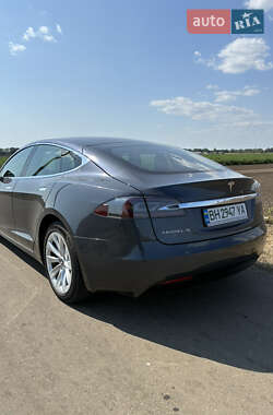 Лифтбек Tesla Model S 2016 в 