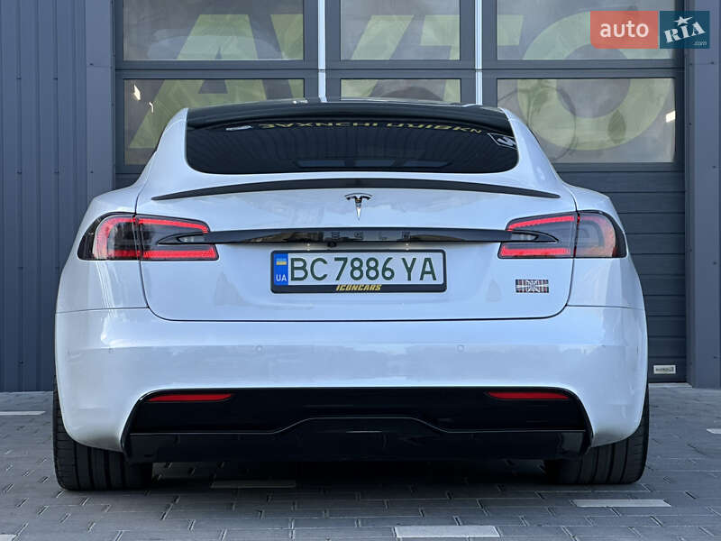 Лифтбек Tesla Model S 2021 в Дрогобыче