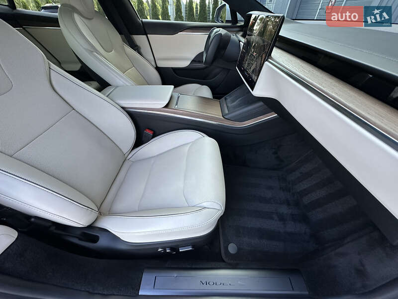 Лифтбек Tesla Model S 2021 в Дрогобыче