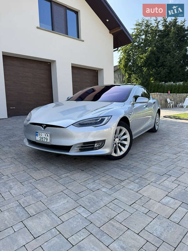 Лифтбек Tesla Model S 2017 в Тернополе