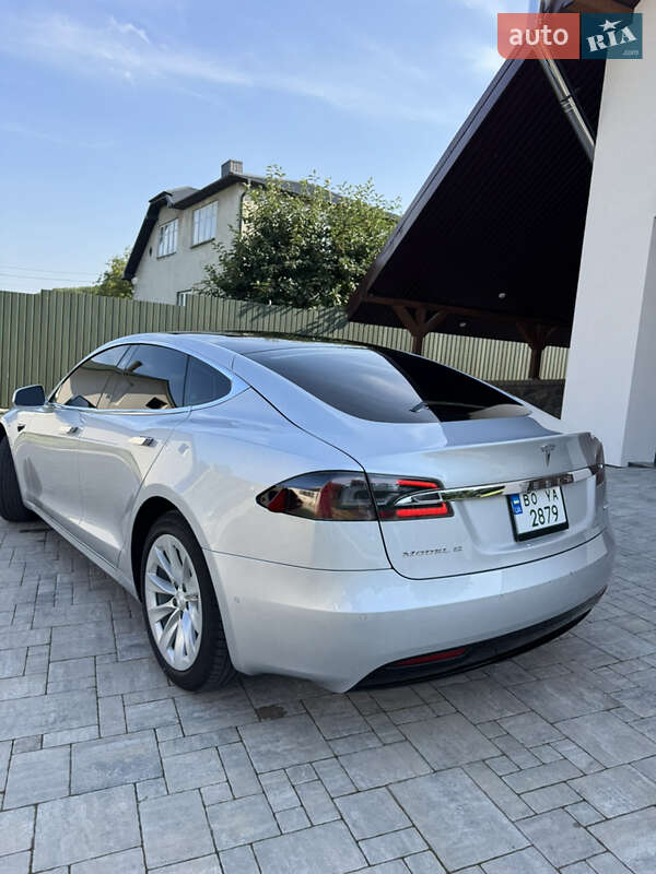 Лифтбек Tesla Model S 2017 в Тернополе