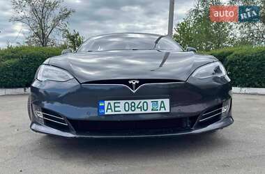 Лифтбек Tesla Model S 2016 в 