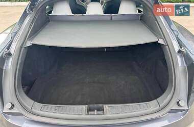 Лифтбек Tesla Model S 2016 в 