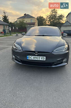 Лифтбек Tesla Model S 2016 в 