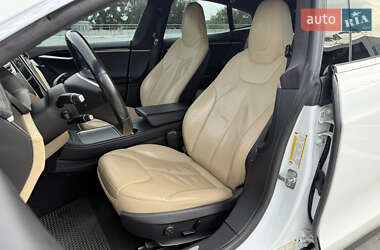 Лифтбек Tesla Model S 2014 в 
