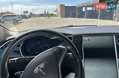 Лифтбек Tesla Model S 2015 в 