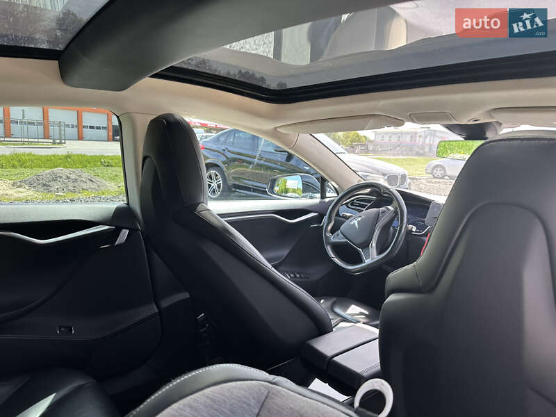 Лифтбек Tesla Model S 2015 в Луцке
