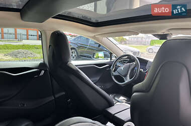 Лифтбек Tesla Model S 2015 в 