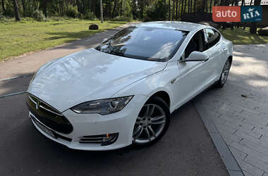 Tesla Model S 2014