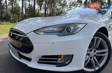 Лифтбек Tesla Model S 2014 в 