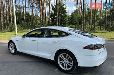 Лифтбек Tesla Model S 2014 в 